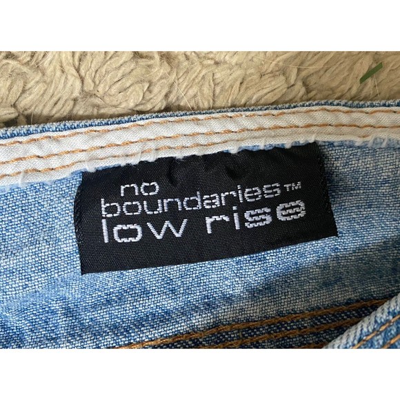 Vintage No Boundaries low rise Jean Shorts Size 7 From 90’s/00’s - Picture 7 of 8